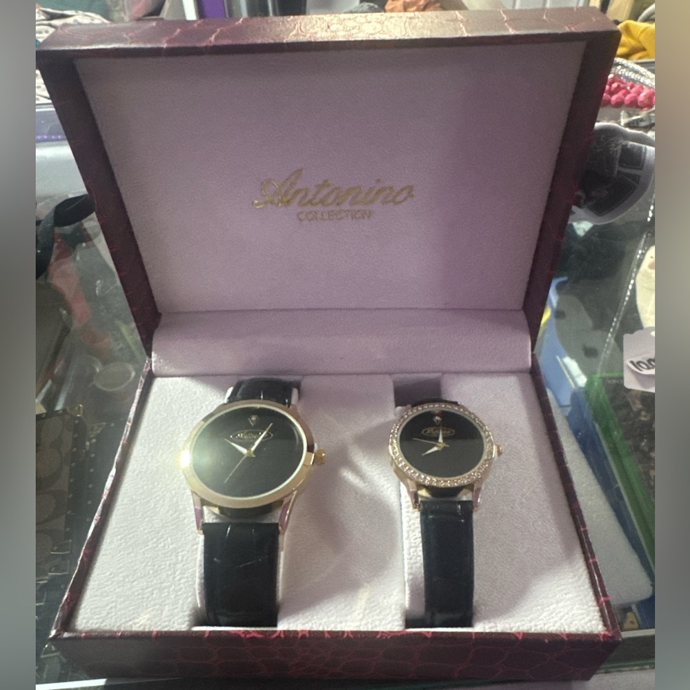 Black and Gold Minimalist Watch Set DOES NEED BATTERIES